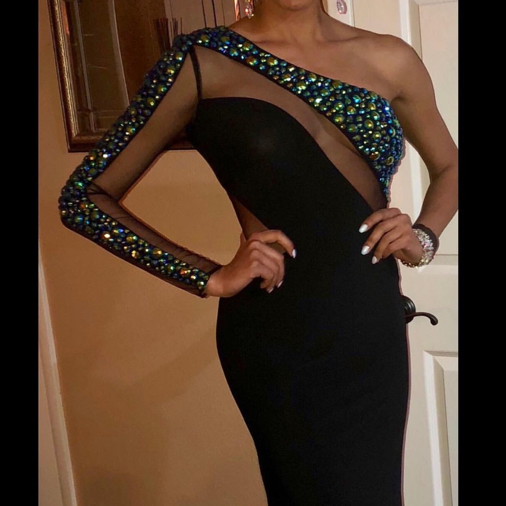 Dress/gown